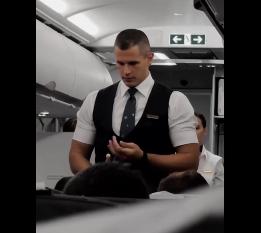 SRBI OSTAVILI ŽENE BEZ DAHA: Ovi stjuardi su oduševili putnice u avionu (VIDEO)
