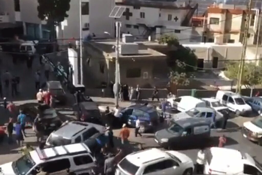 VIŠE OD 1.000 POVRIJEĐENIH: Pripadnicima Hezbolaha eksplodirali pejdžeri u rukama i džepovima (VIDEO)