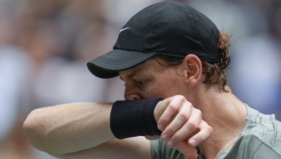 СУМЊИВО СИНЕРОВО ПОНАШАЊЕ УНИЈЕЛО ПОМЕТЊУ: Погледајте какву је одлуку донио „Вимблдон“