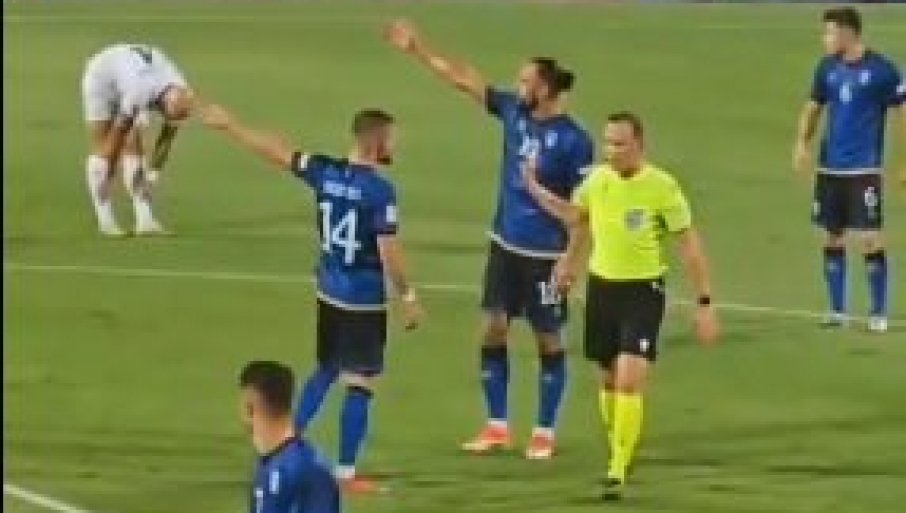 SKANDAL! Prekinut meč UEFA Lige nacija zbog transparenta „Kosovo je Srbija“ (FOTO)