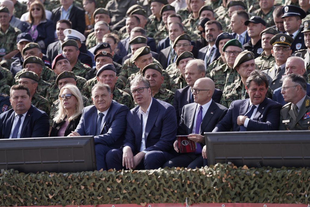 OVO JE IMPRESIVNO: Dodik na prikazu sposobnosti Vojske Srbije „Zastava 2024“ (FOTO)