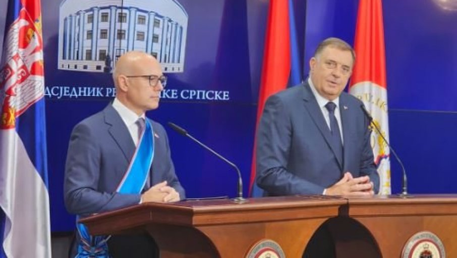 PREMIJER SRBIJE U BANJALUCI: Dodik odlikovao Vučevića Ordenom Republike Srpske (FOTO)