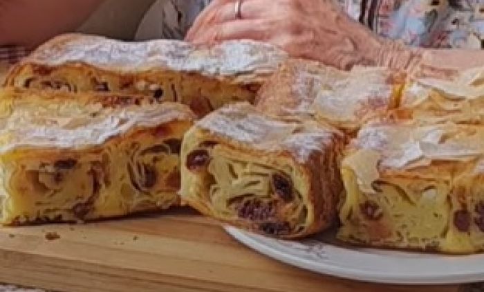 SLATKA PITA SA SIROM: Osvaja na prvi zalogaj (RECEPT)