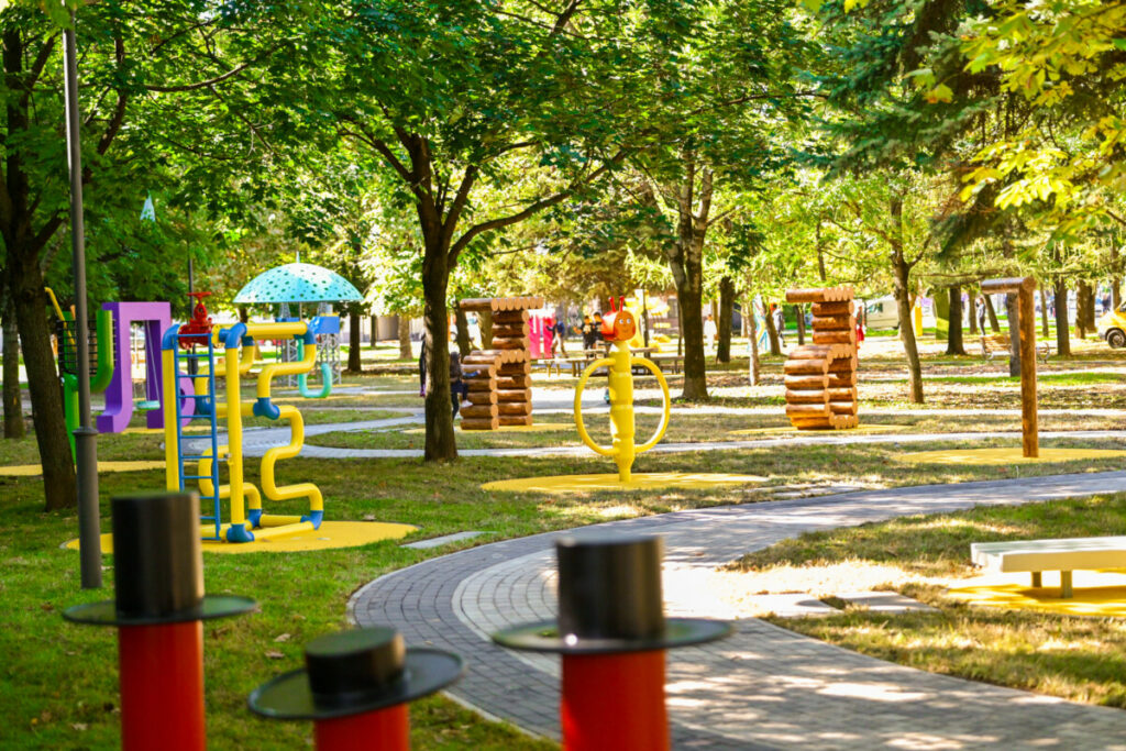 BANJALUKA DOBILA ĆIRILIČNI PARK: Prostor od 9.000 kvadrata krasi 30 azbučnih slova (FOTO)
