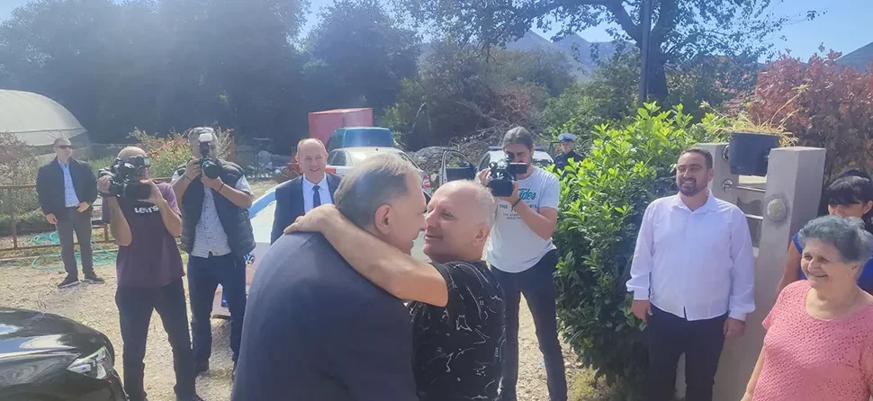 „OJ DODIKU, NAŠA DIKO, NE MOŽE TI NIŠTA NIKO“: Jedan od Ristinih sinova izrecitovao pjesmu predsjedniku