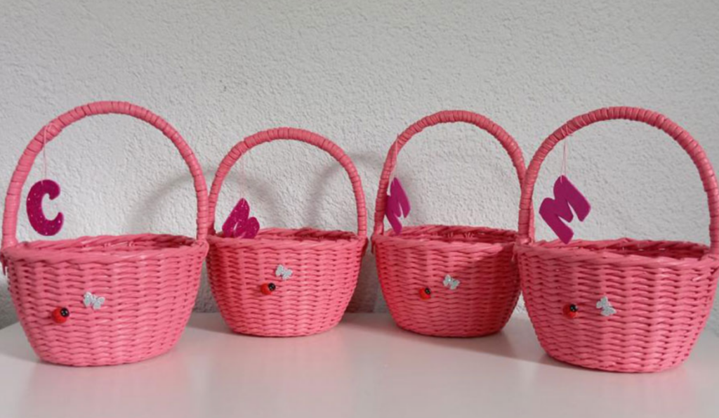 OD STARE ŠTAMPE PRAVI KORPE: Nada iz Mrkonjić Grada novinama daje drugi život (FOTO)