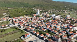 NEMA REAKCIJE POLICIJE NI CIK-a: U BiH osvanuli predizborni plakati sa natpisom „Za dom spremni“