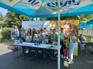 RODITELJI RADE VIŠE POSLOVA DA BI PREHRANILI DJECU: Unija poslodavaca Srpske prikupljala školski pribor za mališane