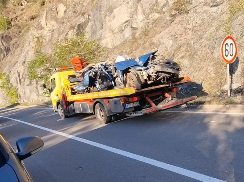 PRVA FOTOGRAFIJA SA MJESTA NESREĆE KOD UŠĆA: Od vozila nije ostalo skoro ništa, među stradalima i troje djece (FOTO)