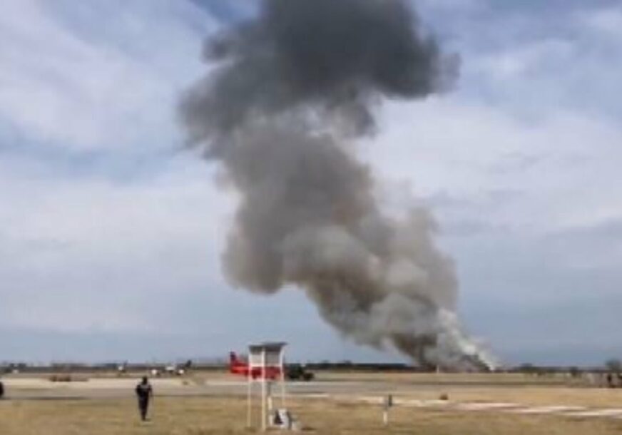 POGINULA 2 PILOTA: Detalji pada aviona u Bugarskoj tokom izvođenju složenog manevra (VIDEO)