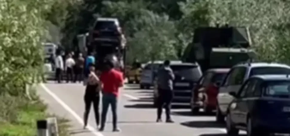 TEŠKA SAOBRAĆAJNA NESREĆA: Dvije osobe poginule, saobraćaj obustavljen!