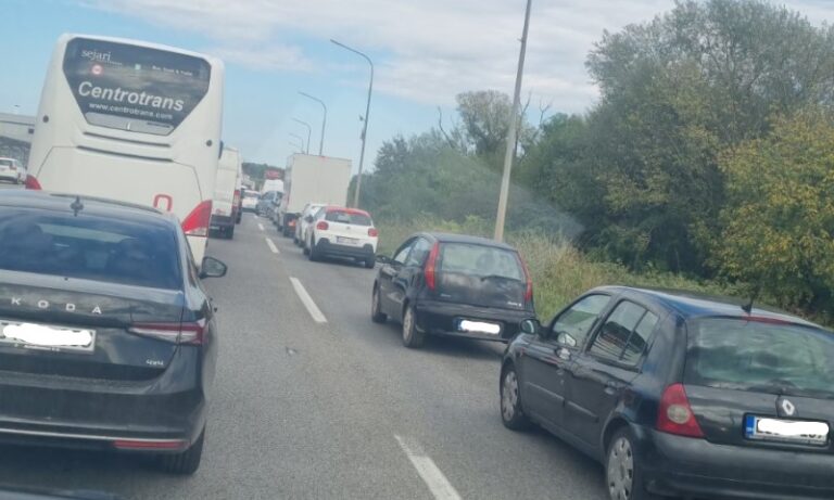 KOLAPS KOD PRIJEDORSKE PETLJE: Ogromne kolone na brzoj cesti kod Banjaluke