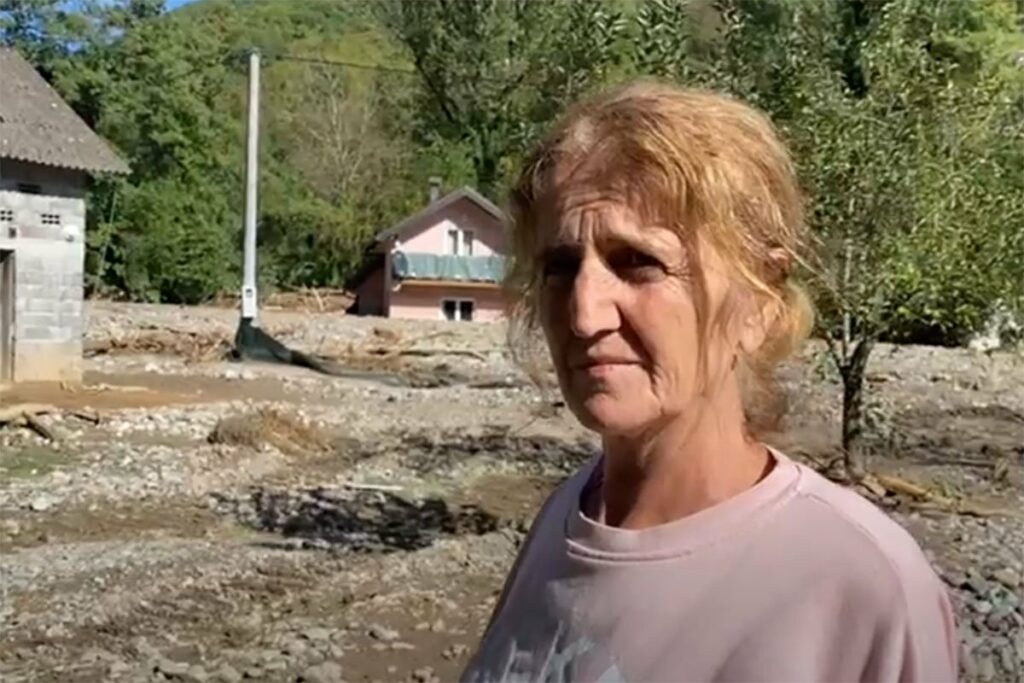 „PROBUDILI SMO SE OKO POLA ČETRI UJUTRU, SAMO SMO ČULI NEKU BUKU“ Potresno ispovjest Mensure iz Konjica koja je igubila sve u poplavama (VIDEO)