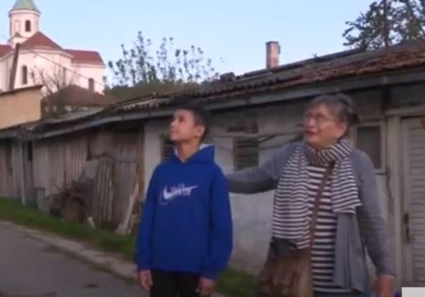 SITUACIJA JE MOGLA BITI KOBNA, DA NIJE BILO MALOG HEROJA: Hrabri dječak (13) iz Banjaluke spasio staricu iz požara (VIDEO)