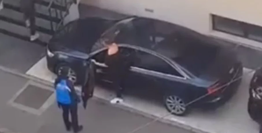 ZASMETALO MU ŠTO JE PARKIRAO „AUDI“ ISPRED NJEGOVE ZGRADE: Pjevač iz „Zvezda granda“ pretučen na ulici (FOTO/VIDEO)
