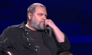 НИКОЛА ПЕЈАКОВИЋ РОЂЕН СА 4 ПРСТА: Глумац каже да му је хендикеп дар од Бога