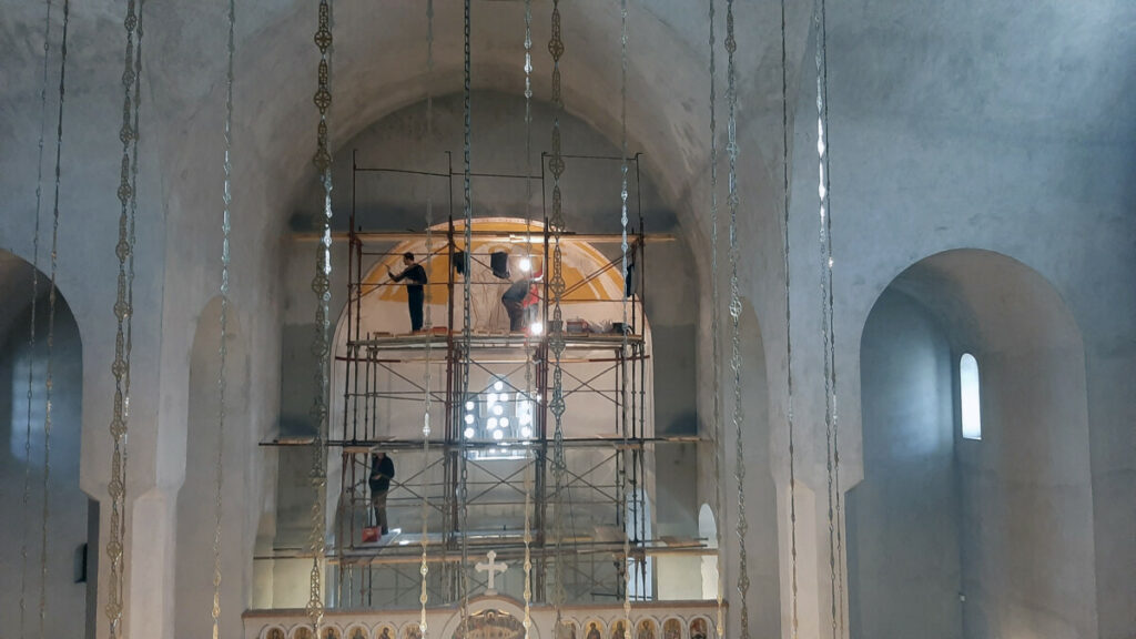 POSLJEDNJA, NAJZAHTJEVNIJA FAZA: Počelo freskopisanje najevećeg pravoslavnog hrama u BiH (FOTO)