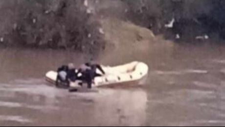 БиХ ЗАВИЈЕНА У ЦРНО: У слијетању аутомобила у ријеку Босну погинуле 4 особе