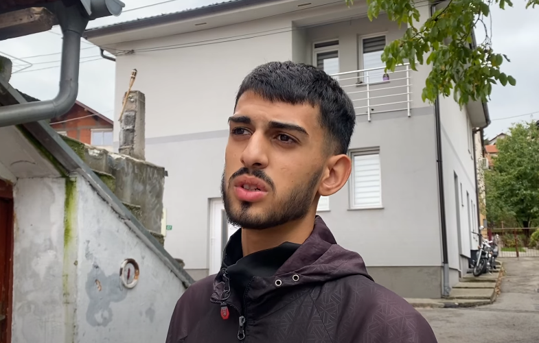 „БЕБА НАМ СЕ ПРЕПАЛА“: Сарајлија испричао детаље када им је експлодирала бомба у дворишту