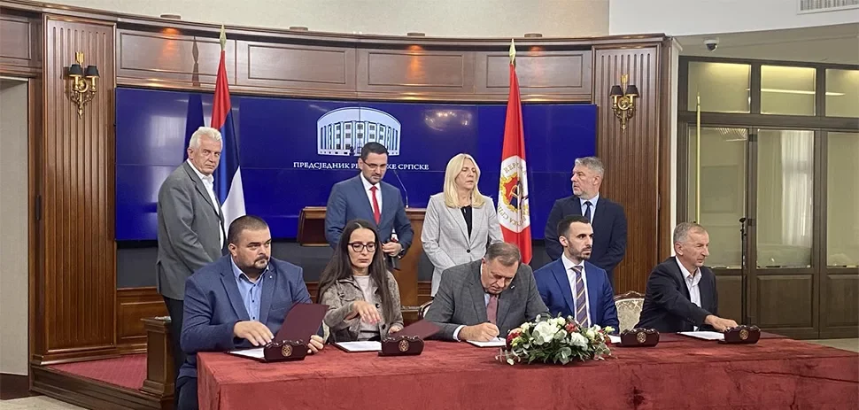 „ОПШТИНЕ СУОЧЕНЕ СА ОЗБИЉНИМ ИЗАЗОВИМА“: Потписан протокол о подршци Српске Грахову, Гламочу, Дрвару и Босанском Петровцу