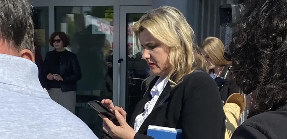 PRATE NAČIN RADA I IZVJEŠTAVANJA? Prevodilac EUFOR-a popisivala novinare koji prate suđenje Dodiku i Lukiću