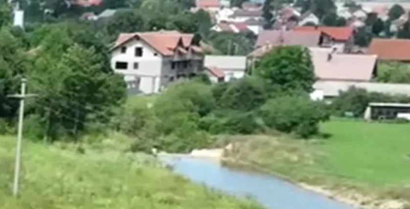 OVO NEMA NIGDJE NA SVIJETU: Rijeka u Glamoču teče uzbrdo (FOTO)