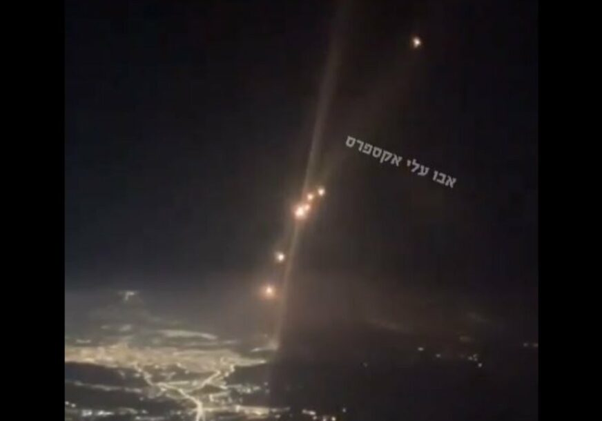 SNIMLJEN TRENUTAK POLJETANJA RAKETA KA IZRAELU: Putnik iz aviona snimio napad na Izrael (VIDEO)