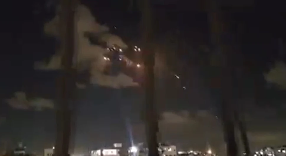 ПРОГЛАШЕНА УЗБУНА У СВИМ ГРАДОВИМА: Први снимци жестоког напада Ирана на Израел (ВИДЕО)