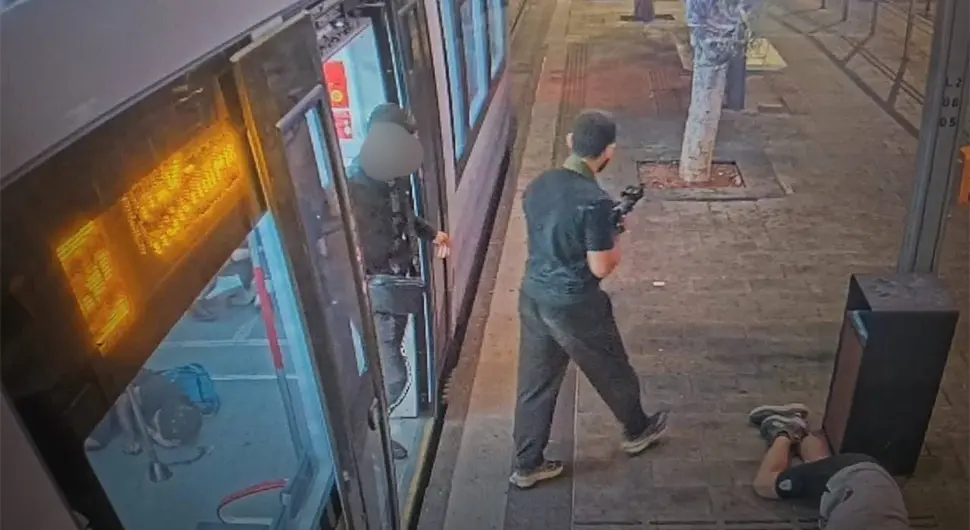 ОРУЖАНИ НАПАД У ИЗРАЕЛУ: У пуцњави убијено 8 особа, нападачи „неутрализовани“