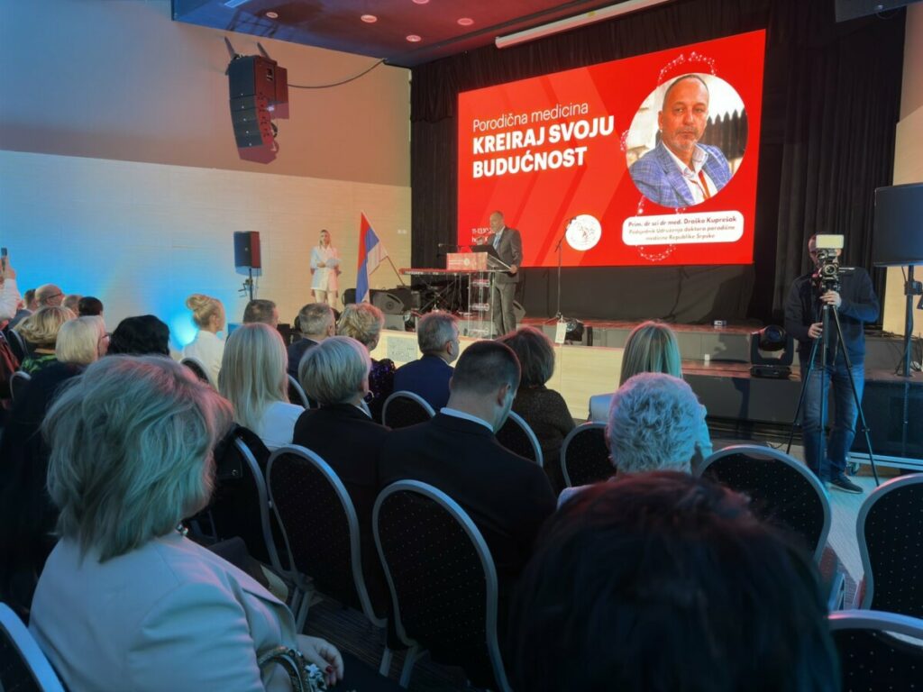 TESLIĆ UGOSTIO STRUČNJAKE: Na Međunarodnom skupu porodične medicine učestvuje više od 250 doktora (FOTO)