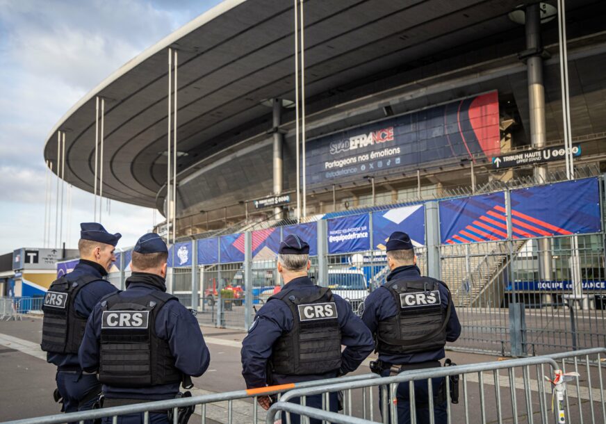 MORE POLICAJACA U PARIZU: Grad pod opsadom uoči utakmice Francuska-Izrael