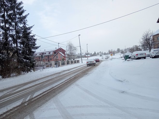 ZBOG SNIJEGA: Oprezno preko Romanije