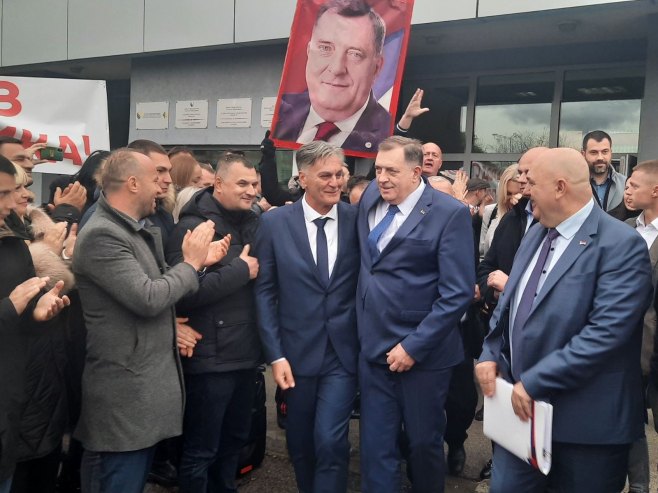 „NAJJAČI SMO, NAJJAČI“: Održano ročište predsjedniku Srpske