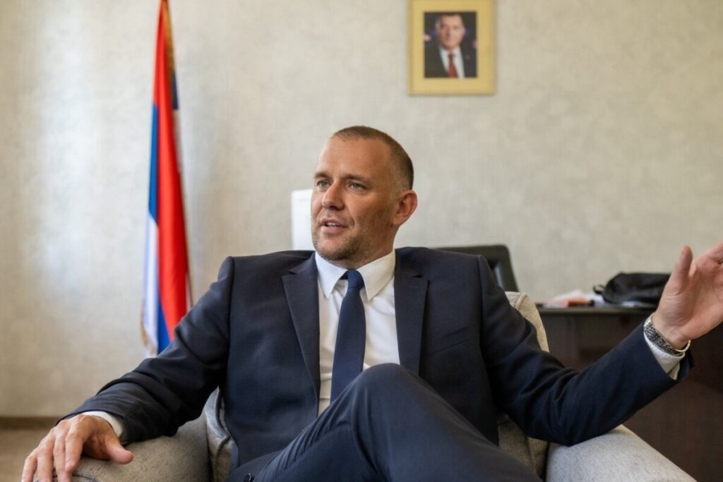 КУВАЉА: Шмитов задатак је да завађа народе у БиХ