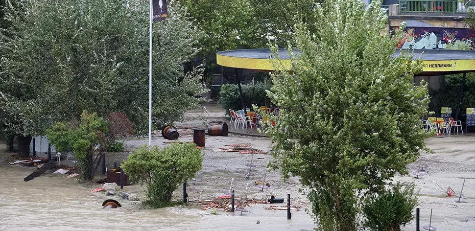 ПОСЉЕДИЦЕ ПОПЛАВЕ НЕМЈЕРЉИВЕ: Више од 122.000 људи расељено због поплава