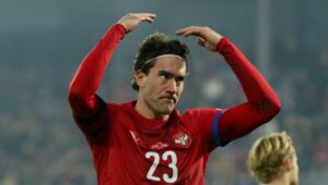 MILAN „ISPALIO“ VLAHOVIĆA: Srbin ipak neće završiti na „San Siru“