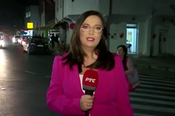 „UHU OPROSTITE“ Voditeljka nasmijala gledatelje reakcijom tokom javljanja s terena (VIDEO)