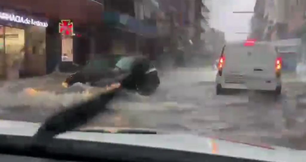 BUJICE NOSE SVE PRED SOBOM: Stiglo hitno obavještenje za građane Barselone (VIDEO)