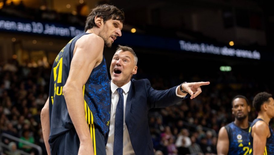 PRILIKA ZA ZVEZDU: Boban Marjanović napušta Fenerbahče?