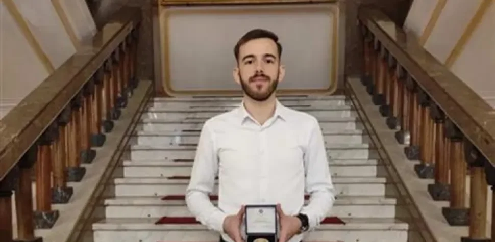 „VOLIO BIH DA OSTANEM U SRPSKOJ“ Dejan Vujasin student generacije Mašinskog fakulteta u Banjaluci