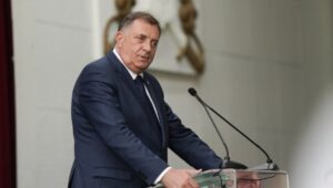 TRAG KOJI JE OSTAVIO JE DUBOK I VJEČAN: Dodik posebne riječi posvetio Spomenku Gostiću