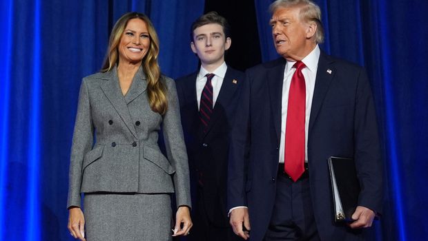 ПРВА ДАМА: Меланија Трамп се враћа у великом стилу (ФОТО)