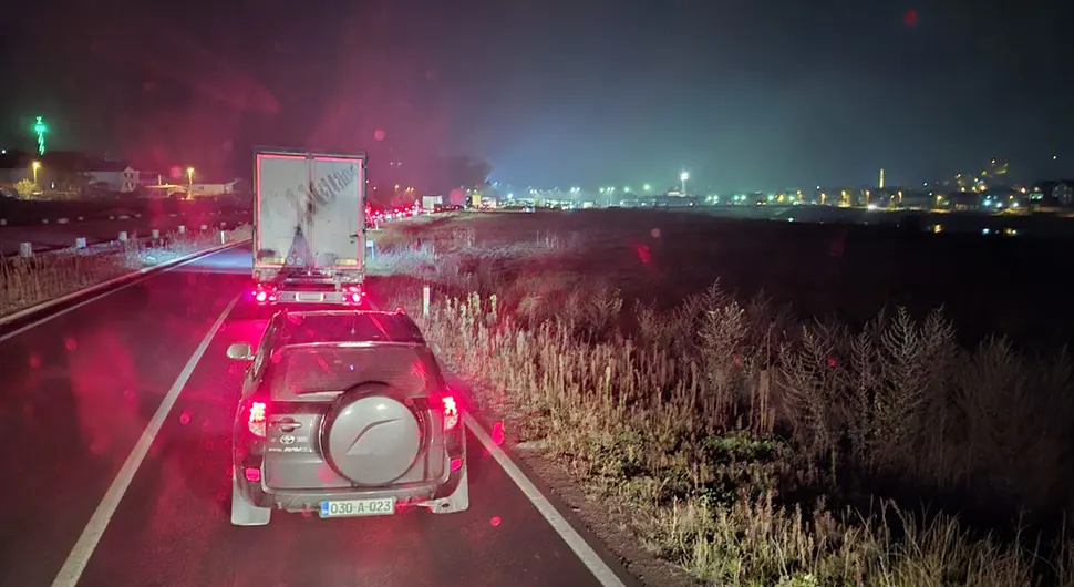 ТЕШКА НЕСРЕЋА У БиХ: Потпуна обустава саобраћаја, има повријеђених