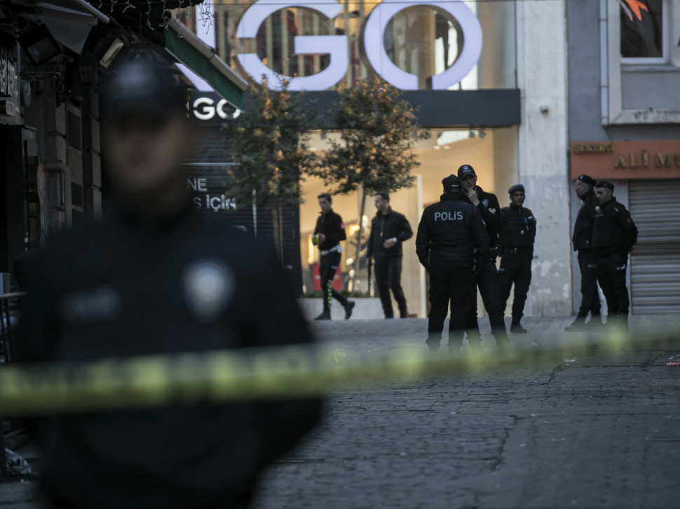 ХАОС У ТУРСКОЈ: Убијена три полицајца и шест терориста