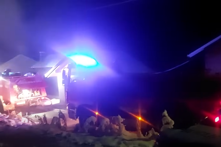 IZGORJELO 650 PILIĆA: Vatra progutala staru kuću kod Travnika (VIDEO)