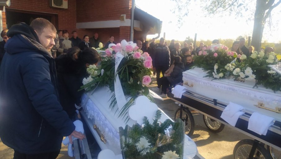 TUGA I JECAJI PARAJU DUŠU: Oproštaj od sestara Valentine (10), Sare (6) i njihovog djeda Đorđa koji su stradali u Novom Sadu (FOTO)