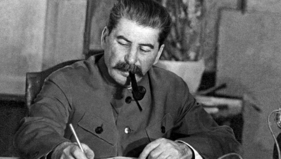 OTKRIVEN SPOMENIK STALJINU: Ispred muzeja u Vologdi osvanulo zdanje (VIDEO)