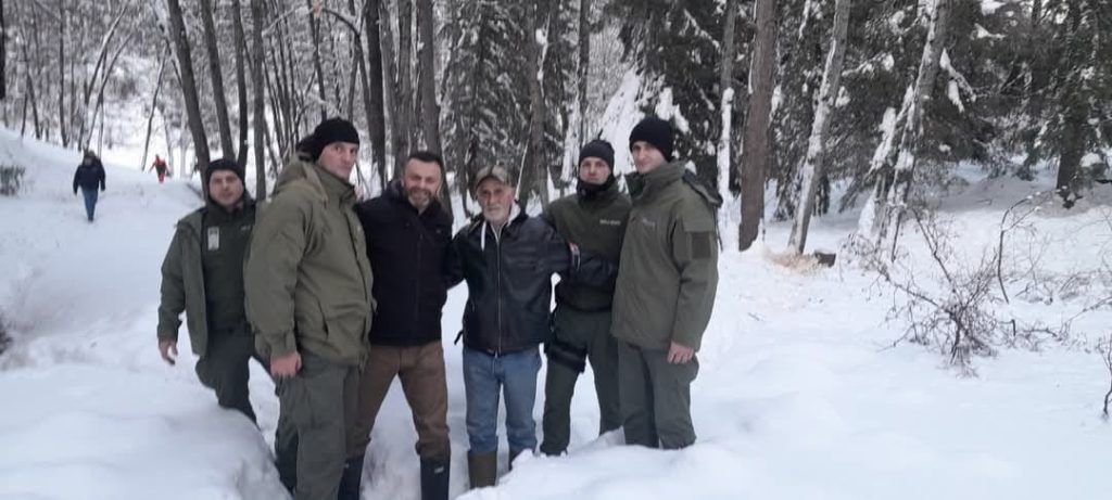 СПАСЕН МУШКАРАЦ ИЗ ЗАВИДОВИЋА: Данима био заметен у снију, акција спасавања траја 7 сати