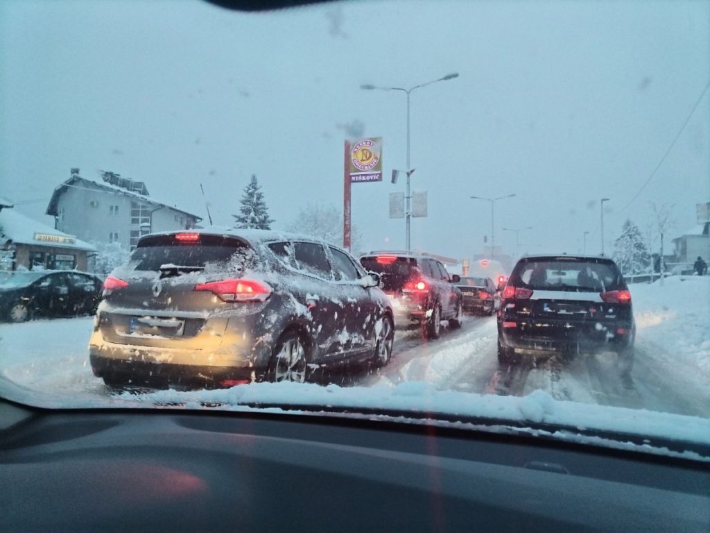 КОЛАПС: Бањалучкој полицији за пет сати пријављене 72 саобраћајке