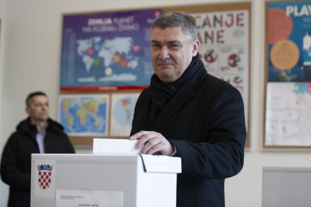 ZATVORENA BIRAČKA MJESTA U HRVATSKOJ: Prema prvim anketama, Milanović vodi
